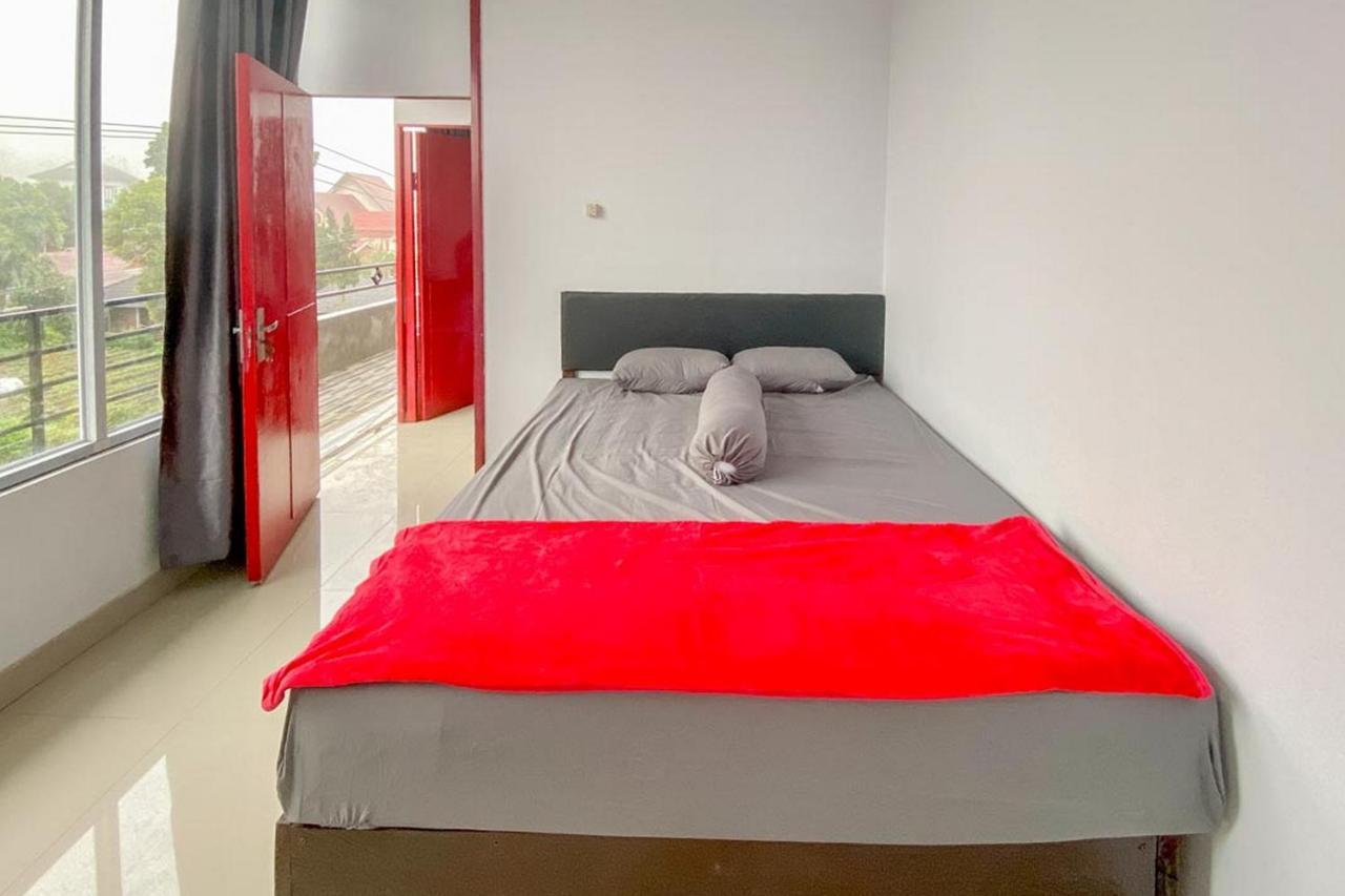 Sky Residence Tomohon Mitra Reddoorz מראה חיצוני תמונה