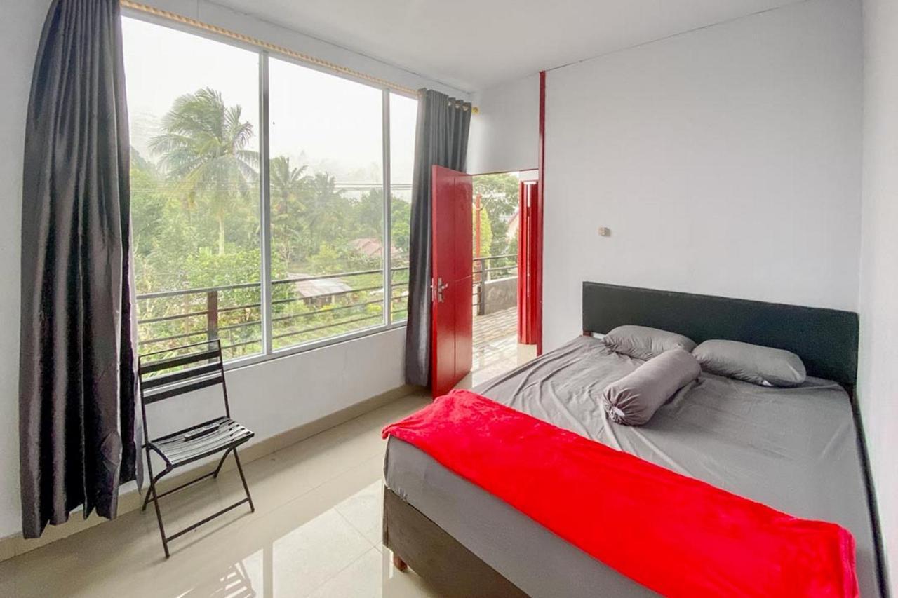 Sky Residence Tomohon Mitra Reddoorz מראה חיצוני תמונה