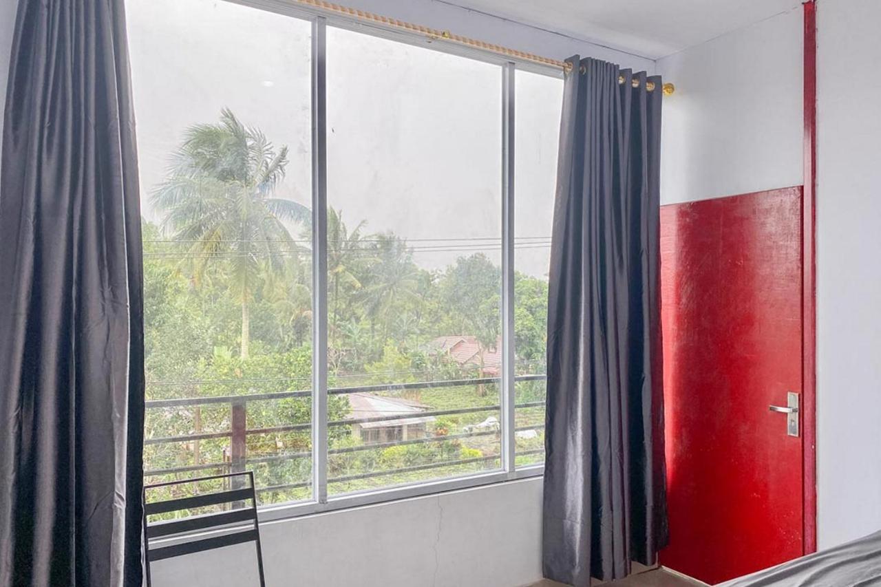 Sky Residence Tomohon Mitra Reddoorz מראה חיצוני תמונה